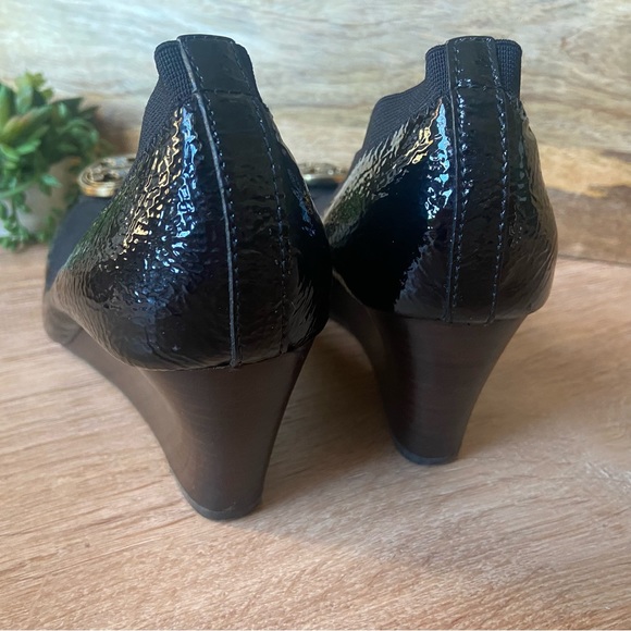 TORY BURCH Black Patent Leather Wedges - Picture 6 of 7